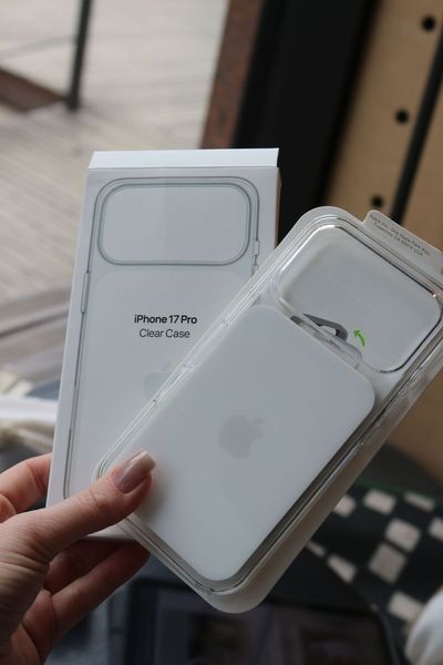 Оригінальний прозорий чохол Apple with MagSafe iPhone 17 pro  00320 фото